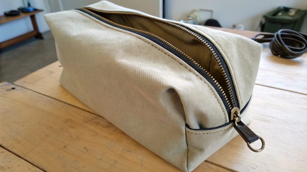 canvas bag with zipper for corporate branding